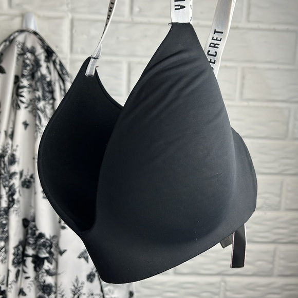 VICTORIA’S SECRET BUNDLE BRA 34C SATIN PAJAMA TOP VELVET RHINESTONE BAG - Picture 15 of 16